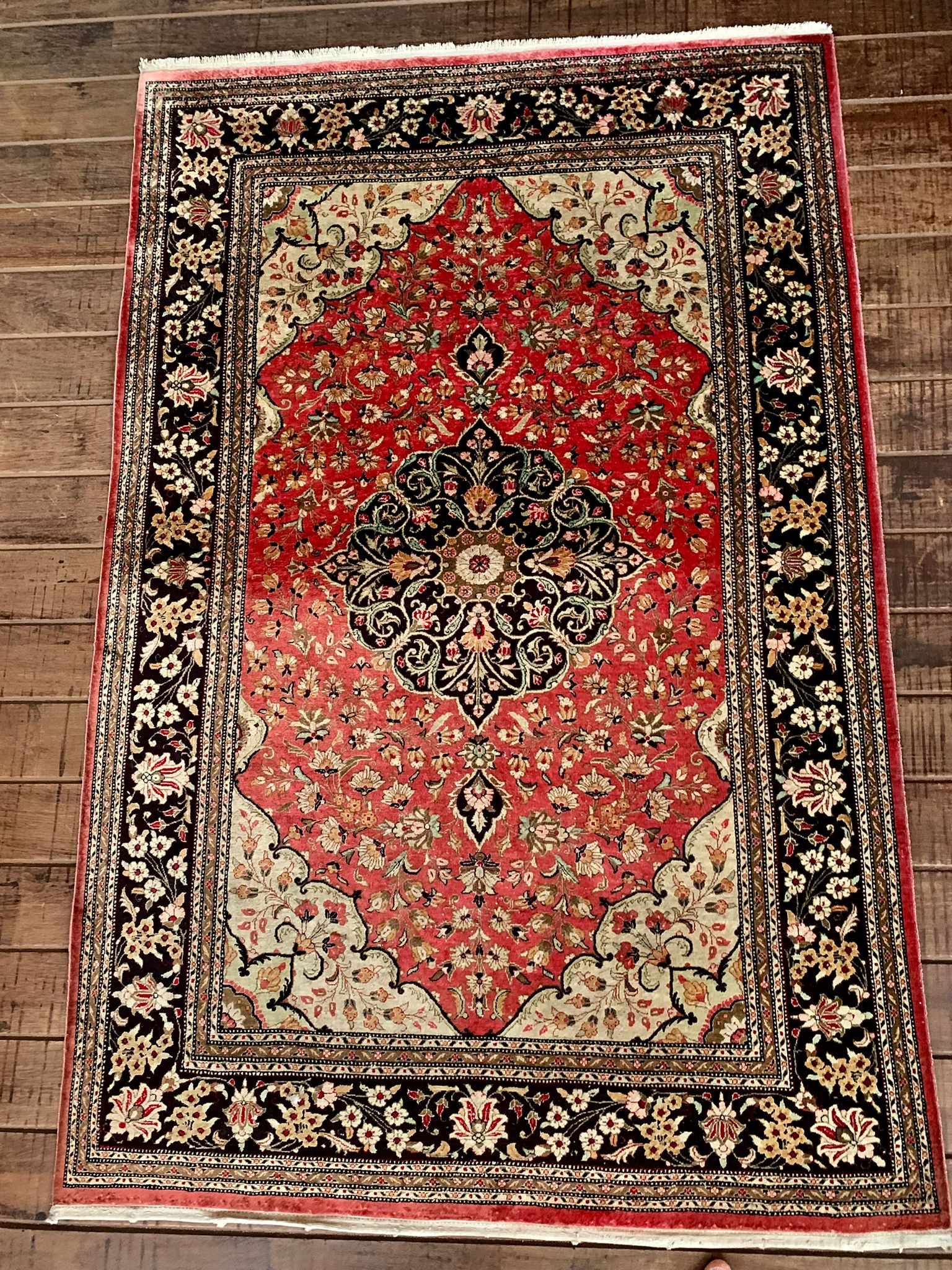 Tapis lavé et restauré en atelier