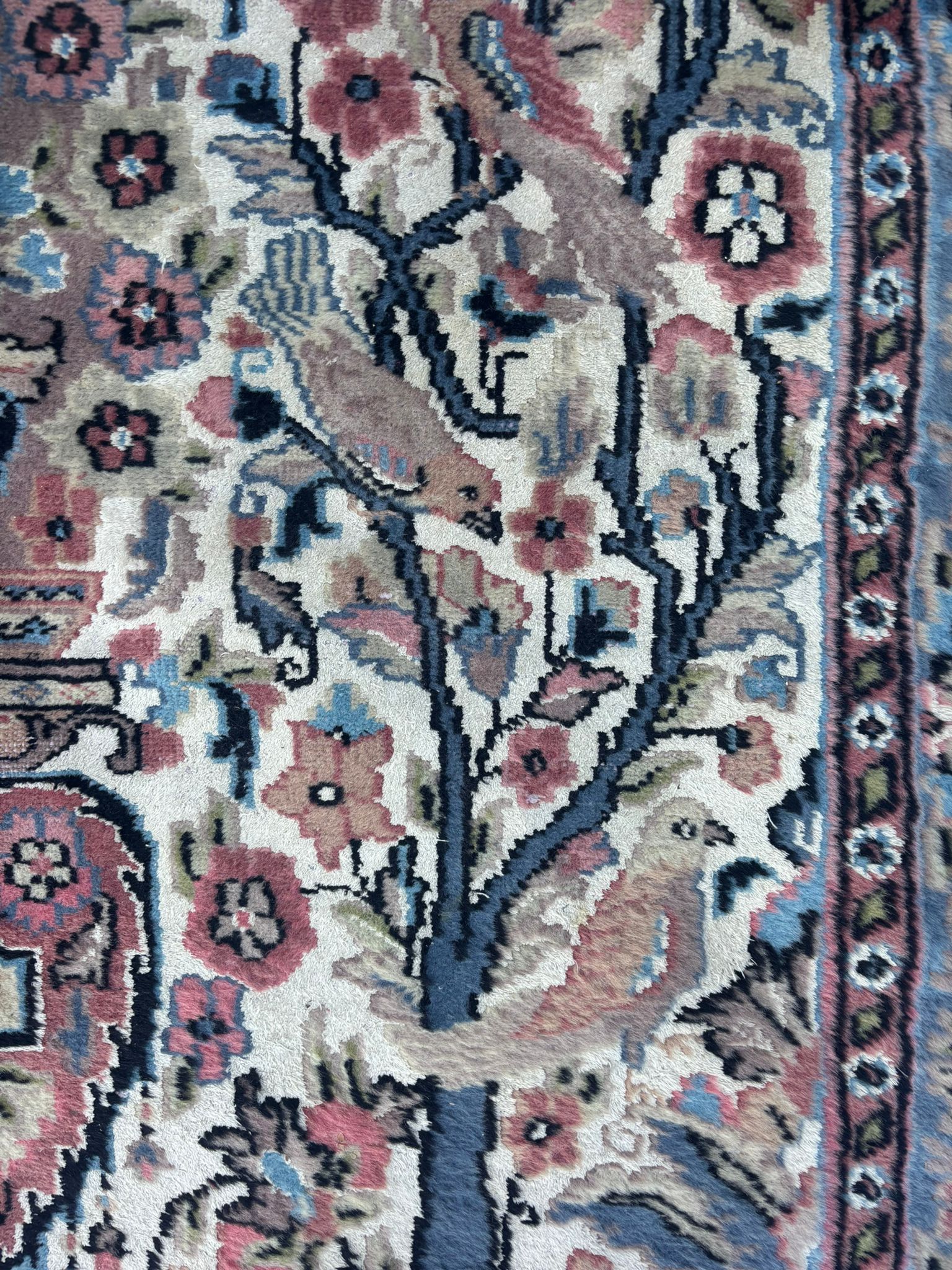 Tapis lavé et restauré en atelier