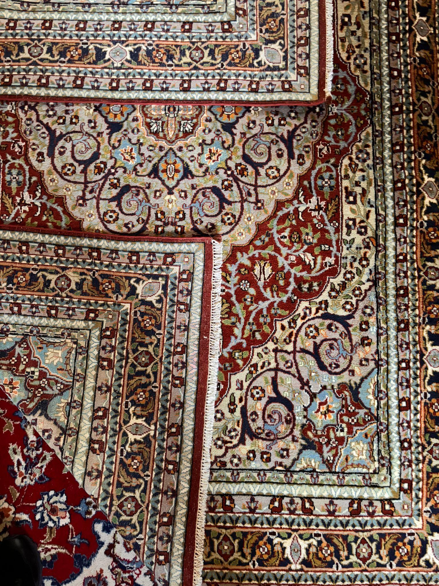 Tapis lavé et restauré en atelier