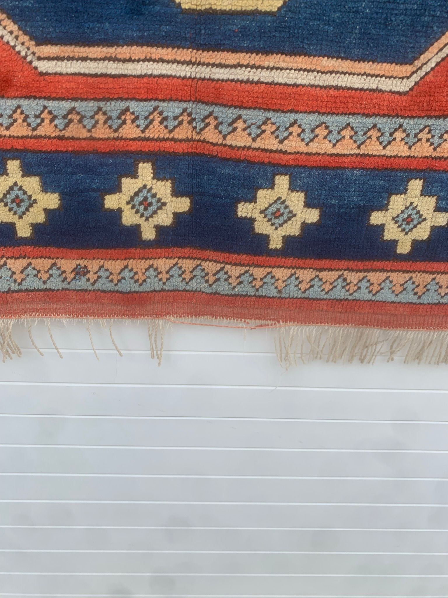 Tapis lavé à la main, Gland